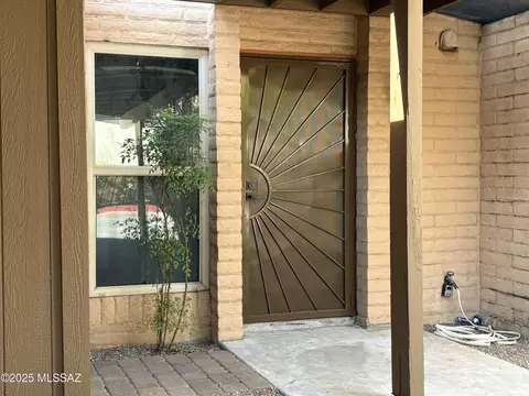 2875 N Tucson Blvd N #5, Tucson, AZ 85716