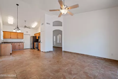Living - 10030 E Paseo San Bruno, Tucson, AZ 85747 photo 5 of 7