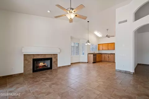 Living - 10030 E Paseo San Bruno, Tucson, AZ 85747 photo 3 of 7