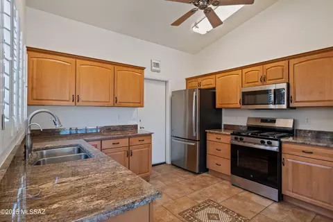Kitchen - 10030 E Paseo San Bruno, Tucson, AZ 85747 photo 1 of 5