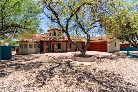 Exterior - 2301 W Holladay St, Tucson, AZ 85746 photo 2 of 8