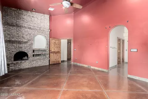 Living - 2301 W Holladay St, Tucson, AZ 85746 photo 4 of 5
