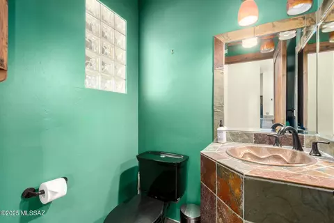 Bath - 2301 W Holladay St, Tucson, AZ 85746 photo 4 of 4