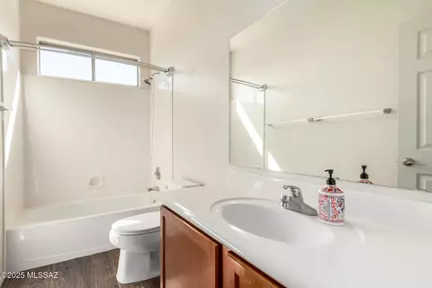 Bath - 13870 E Va Valderrama, Vail, AZ 85641 photo 3 of 3