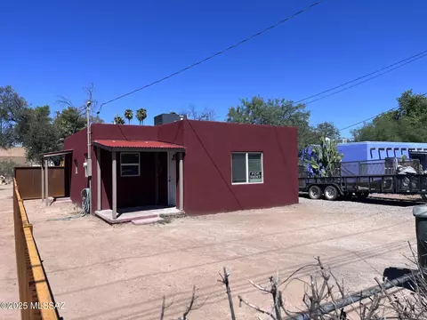 1385 E Hedrick Dr, Tucson, AZ 85719