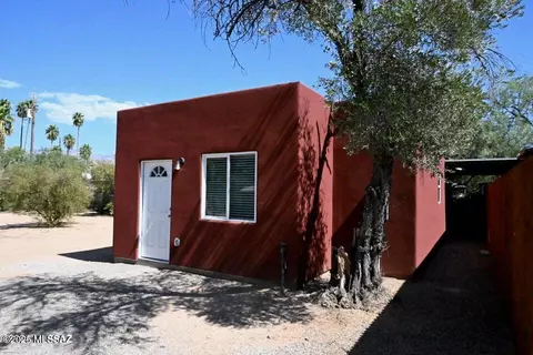 Exterior - 1385 E Hedrick Dr, Tucson, AZ 85719 photo 2 of 2