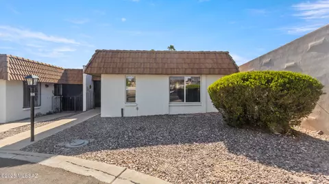 660 E River Rd #Z, Tucson, AZ 85704