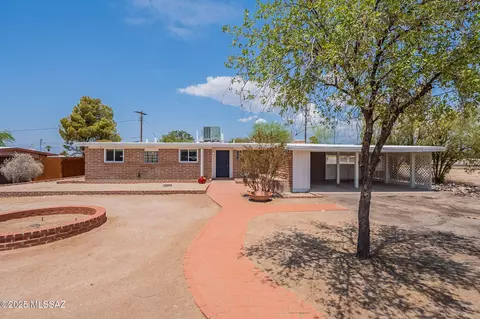 5457 E Holmes St, Tucson, AZ 85711