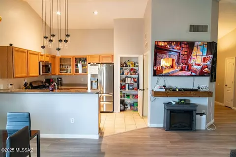 Kitchen - 604 W Grantham St, Vail, AZ 85641 photo 4 of 4