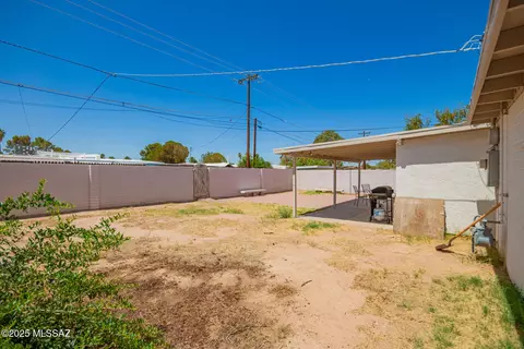Exterior - 4678 E 25th St, Tucson, AZ 85711 photo 3 of 4