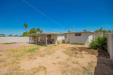 Exterior - 4678 E 25th St, Tucson, AZ 85711 photo 4 of 4