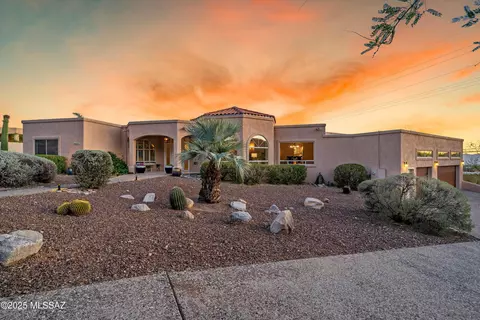 6265 N Jochums Dr, Tucson, AZ 85718