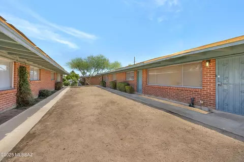 2121 N Country Club Rd #6, Tucson, AZ 85716