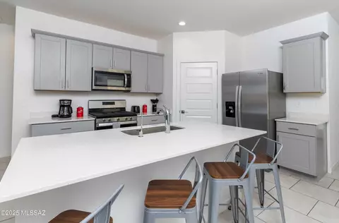 Kitchen - 12783 E Joffroy Dr, Vail, AZ 85641 photo 1 of 8