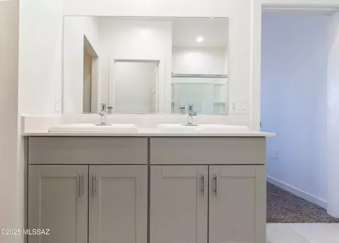 Bath - 12783 E Joffroy Dr, Vail, AZ 85641 photo 1 of 3