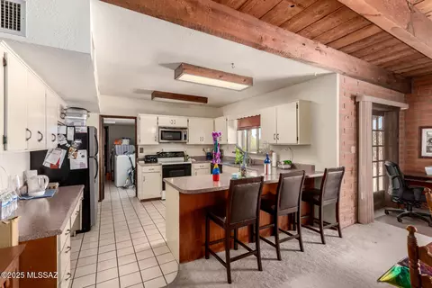 10901 N Camino De Oeste, Tucson, AZ 85742