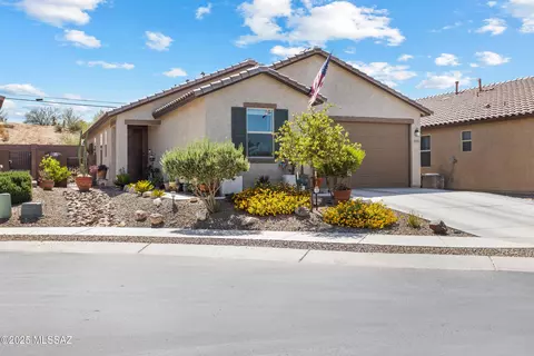 8000 N Scholes Ave, Tucson, AZ 85741