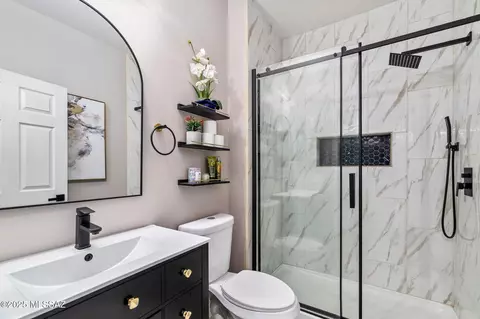 Bath - 12111 E Domnitch Dr, Vail, AZ 85641 photo 1 of 5