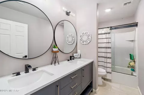 Bath - 12111 E Domnitch Dr, Vail, AZ 85641 photo 5 of 5
