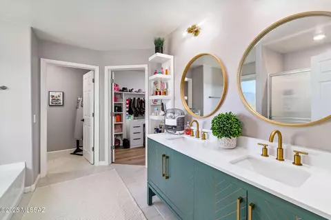 Bath - 12111 E Domnitch Dr, Vail, AZ 85641 photo 2 of 5