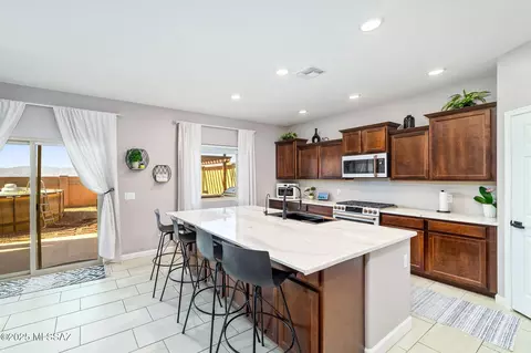 Kitchen - 12111 E Domnitch Dr, Vail, AZ 85641 photo 2 of 4