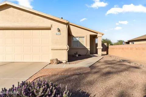 6142 N April Dr, Tucson, AZ 85741