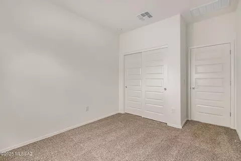 Bedroom - 9840 E Gray Hawk Dr, Tucson, AZ 85730 photo 7 of 9