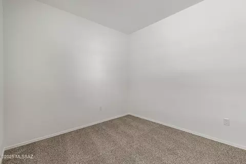 Bedroom - 9840 E Gray Hawk Dr, Tucson, AZ 85730 photo 5 of 9