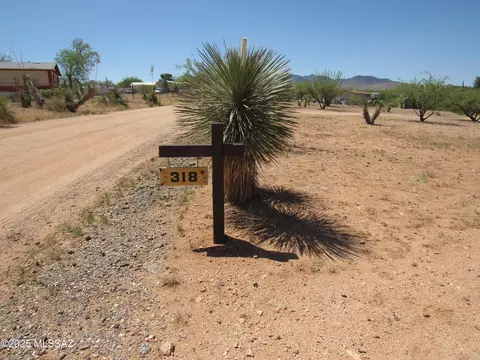 318 S Cochise Ln, Benson, AZ 85602