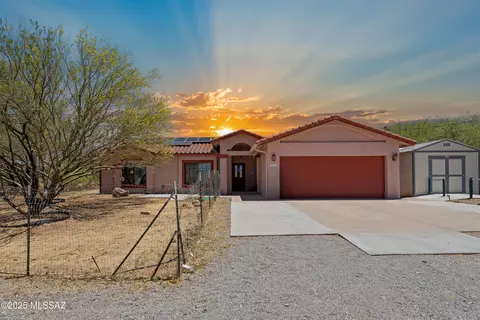 1611 Duelo Ct, Rio Rico, AZ 85648