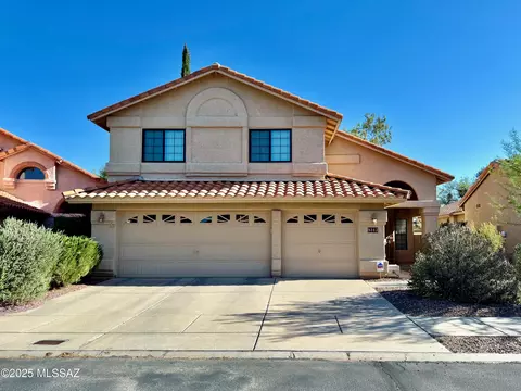 9313 E Star Water Dr, Tucson, AZ 85749