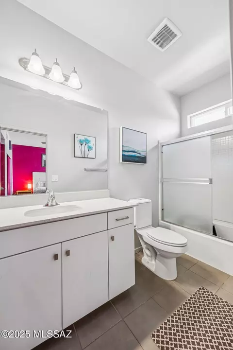 Bath - 898 E Millenium Ct, Tucson, AZ 85719 photo 2 of 3