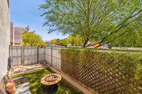 Exterior - 898 E Millenium Ct, Tucson, AZ 85719 photo 2 of 4