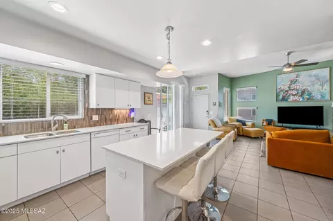 Kitchen - 898 E Millenium Ct, Tucson, AZ 85719 photo 5 of 5