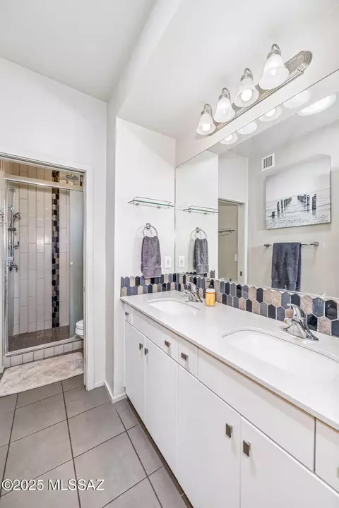 Bath - 898 E Millenium Ct, Tucson, AZ 85719 photo 1 of 3