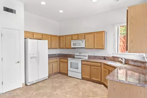 5449 S Thunder Sky Way, Tucson, AZ 85747 photo 17