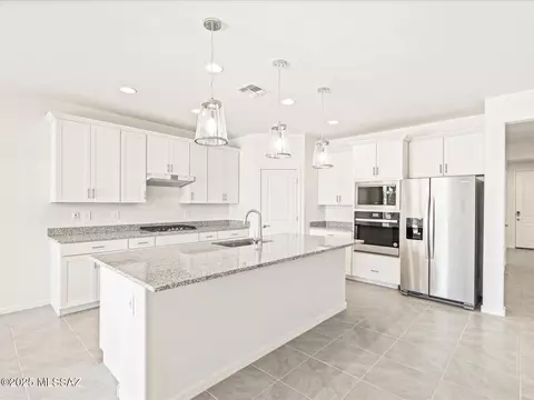 306 N Spring Flower Dr, Tucson, AZ 85748