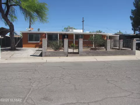 8441 E Shasta Dr, Tucson, AZ 85730