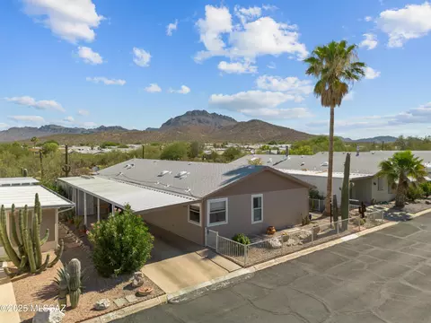 7770 W Red Garnet Ln, Tucson, AZ 85735