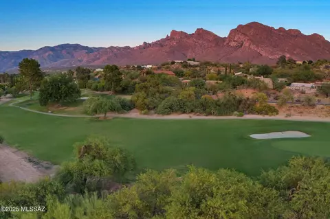915 W Landoran Ln, Oro Valley, AZ 85737
