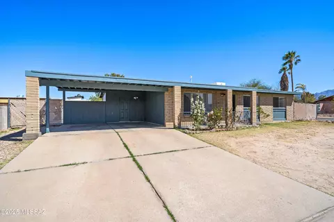 3506 W Raintree Dr, Tucson, AZ 85741