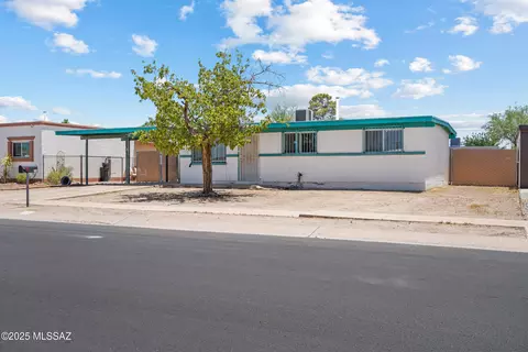 851 W Acadia Dr, Tucson, AZ 85756