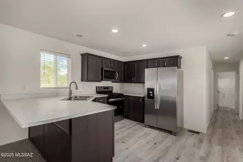 14250 W Rolina Ln, Tucson, AZ 85736