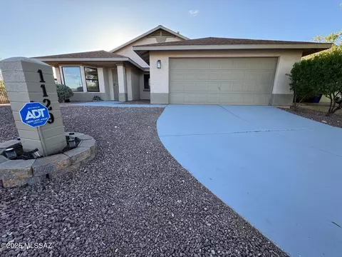 1129 N Amberbrooke Ave, Tucson, AZ 85745