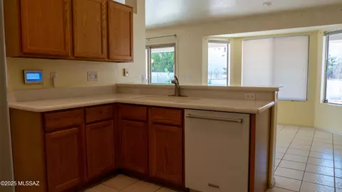 Kitchen - 10169 E Gray Hawk Dr, Tucson, AZ 85730 photo 4 of 4