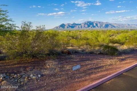 2810 W Black Cloud Ct, Tucson, AZ 85745