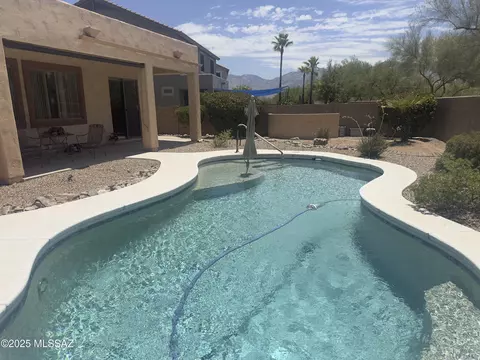 13049 N Woosnam Way, Oro Valley, AZ 85755