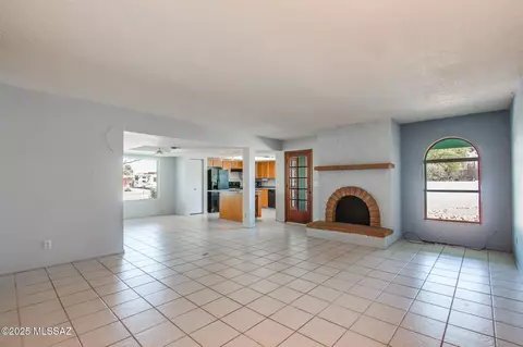 8711 E 28th St, Tucson, AZ 85710 photo 3