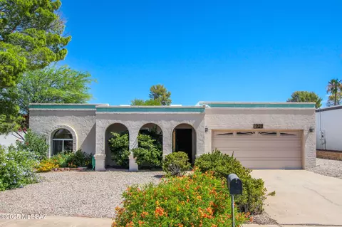 8711 E 28th St, Tucson, AZ 85710