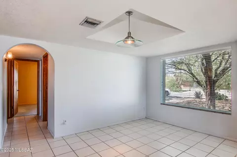 8711 E 28th St, Tucson, AZ 85710 photo 5